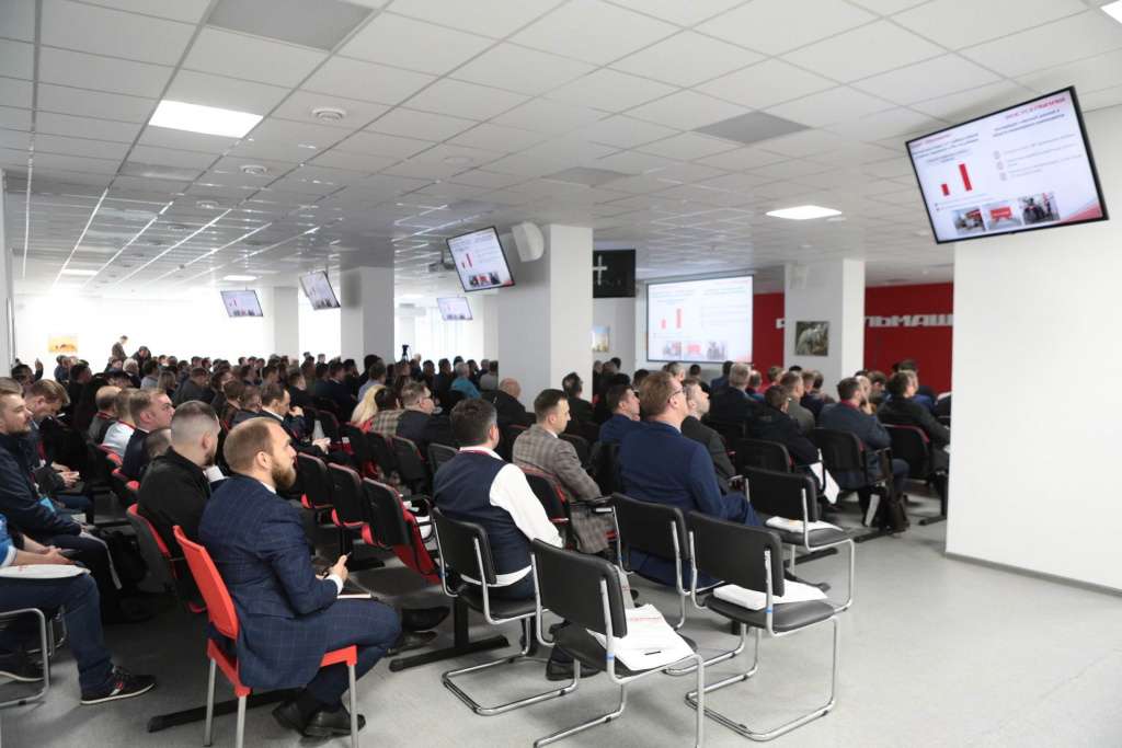 Делегация предприятий Липецкой области посетила Ростсельмаш Делегация предприятий Липецкой области посетила Ростсельмаш