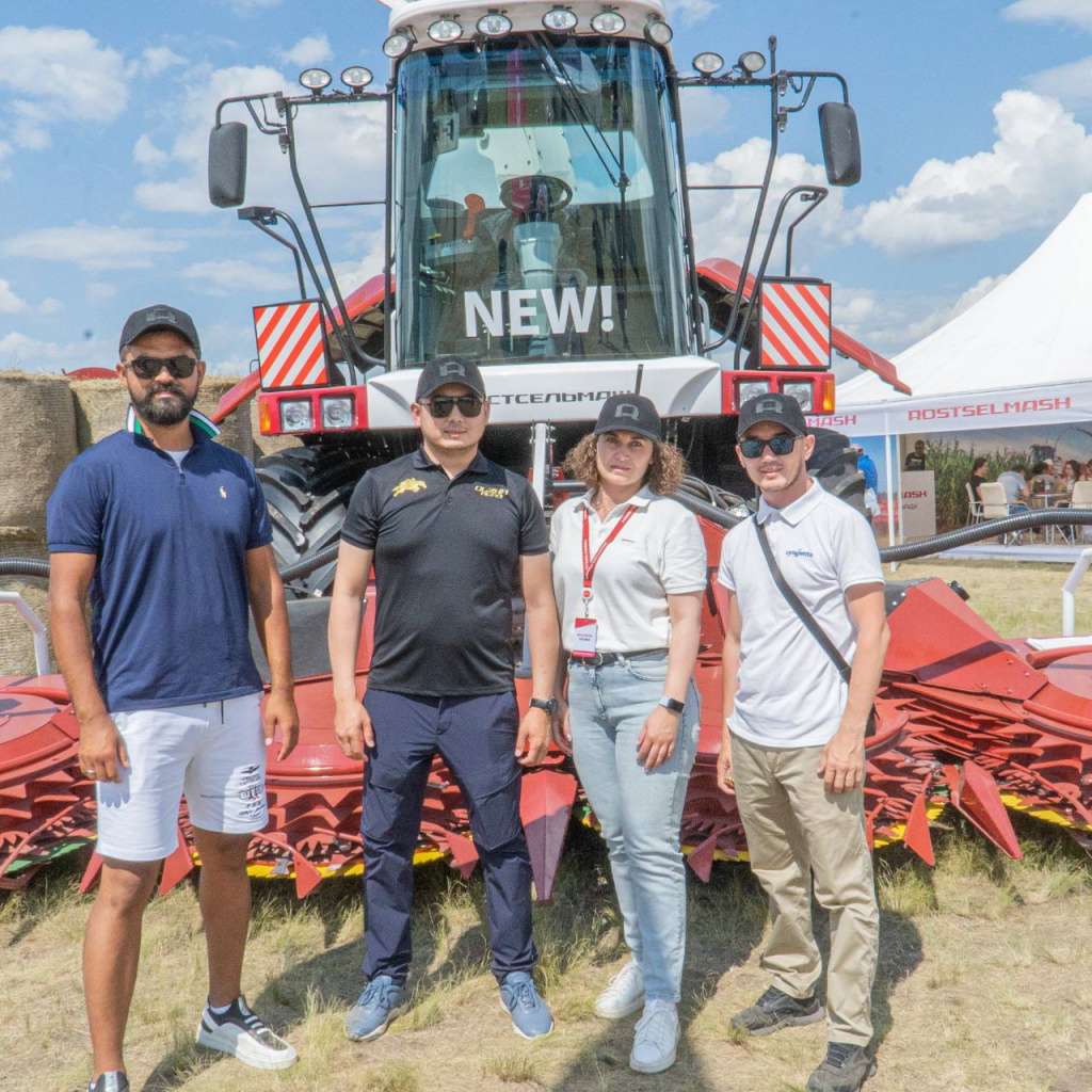 RSM F 2000 с жатками Maize Header 600
